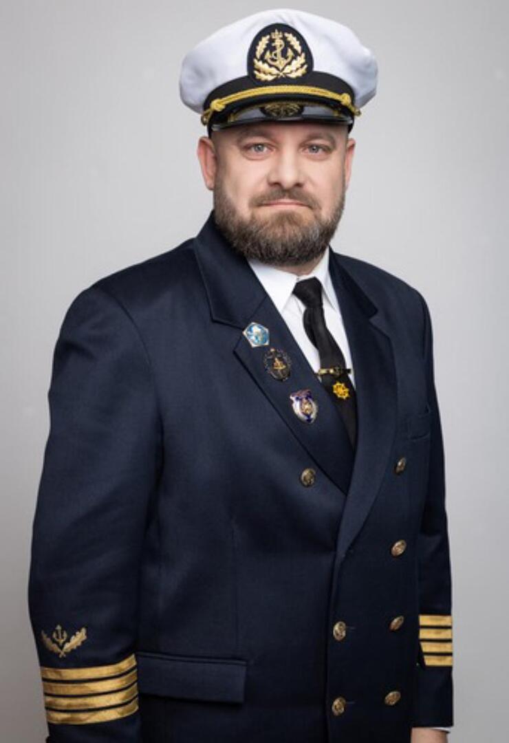 Romas KARMAZINAS, Lietuvos jūrų kapitonų asociacijos narys, laivybos inspektorius
