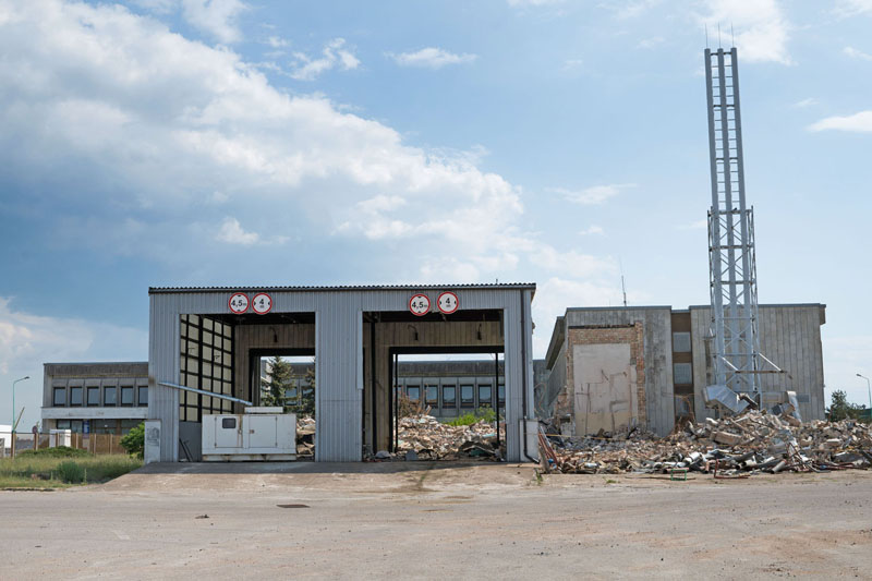 KEISTA matyti tokius vaizdus buvusiame Jūrų perkėlos terminale.