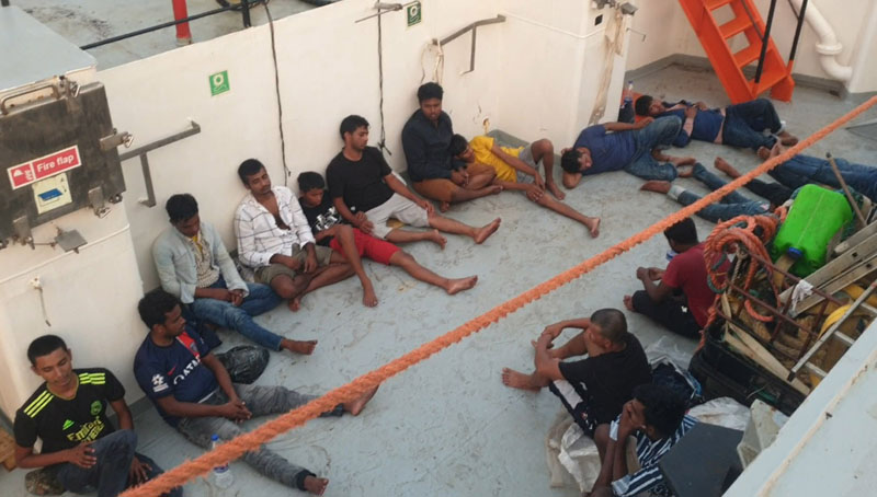 PABĖGĖLIAI. Daugiau kaip 3 metrų ilgio valtelėje 21 žmogus buvo suguldyti vienas ant kito, nes kitaip nebūtų tilpę.