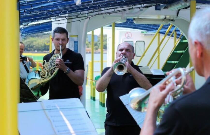 Brass kvintetas linksmino Smiltynės lankytojus