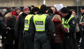 Policija prie Seimo sulaikė 17 mitinguotojų
