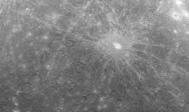 JAV kosminis zondas "Messenger" atsiuntė pirmąsias Merkurijaus nuotraukas