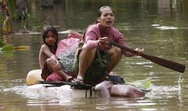 Kambodžoje nuo potvynių nukentėjo 200 tūkst. šeimų