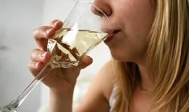 Psichologė: alkoholizmas neatsiranda staiga