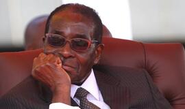Zimbabvės prezidentas Robertas Mugabė kovoja su mirtimi