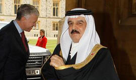 Girtas Bahreino princas siautėjo lėktuve