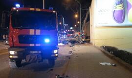 Kraupi avarija miesto centre: du žuvo, vienas sunkiai sužeistas