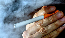 PSO: nėra iki galo ištirtos elektroninių cigarečių vartojimo pasekmės
