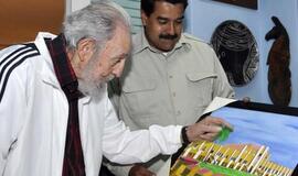 Venesuelos prezidentas padovanojo Fideliui Kastrui Hugo Čaveso nutapytą paveikslą