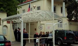 Sekmadienį JAV uždarys savo ambasadas dėl pavojaus saugumui