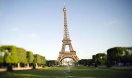 Paryžiuje parduodami Eifelio bokšto laiptai