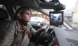 Lietuviai norėtų, kad automobiliuose būtų įteisinti vaizdo registratoriai