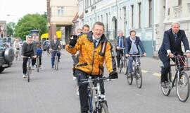 Už Klaipėdą dviračius mynė ir politikai