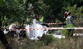 Lenkijoje nukrito lėktuvas, žuvo 11 žmonių