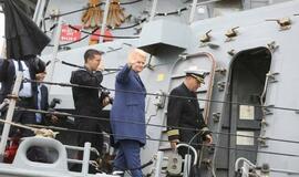 Prezidentė JAV karo laive "USS Oscar Austin"