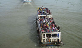 Bangladeše apvirto keltas su 200 keleivių