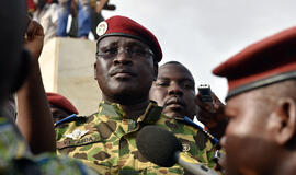 Pulkininkas leitenantas Izaokas Zida perima valdžią Burkina Fase