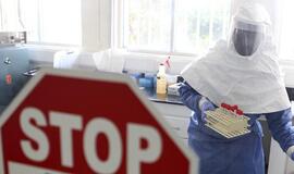 Ebolos vakcinos tyrimuose dalyvaujantys pacientai pajuto šalutinį poveikį