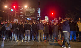 JAV tęsiasi protestai prieš rasizmą ir policijos smurtą