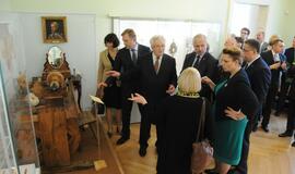 Ūkio ministras atidarė atnaujintą gintaro muziejų