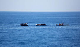 Netoli Libijos krantų apvirto dar du migrantų laivai