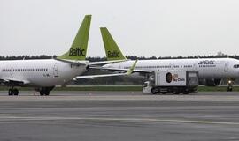 Norvegijos teismas paliko suimtus keturis "AirBaltic" lėktuvo įgulos narius