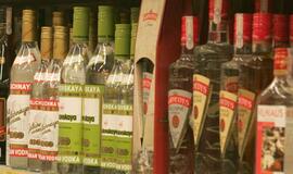 Ūkio ministerija nepritaria siūlymui leisti ilgiau degalinėse pardavinėti alkoholį