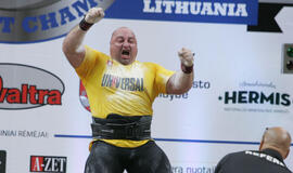 43-ejų metų Vidas Blekaitis triumfavo pasaulio rąsto kėlimo čempionate Vilniuje