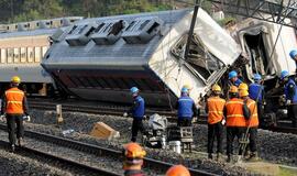 Pietų Korėja: traukiniui nuriedėjus nuo bėgių, vienas žmogus žuvo, aštuoni sužeisti