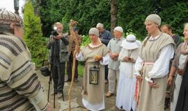 Aplink Šatrijos kalną - senosios baltų maldos
