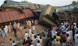 Pakistane susidūrus traukiniams 4 žmonės žuvo, 100 sužeistų