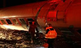 Graikijoje nuo bėgių nuvažiavus traukiniui žuvo 4 žmonės