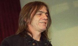 Mirė roko grupės AC/DC gitaristas ir vienas įkūrėjų Malkolmas Jangas