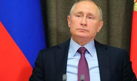 Ekspertai: ekonomiškai palaužta Rusija vers Vladimirą Putiną keisti savo retoriką