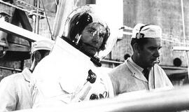 Mirė astronautas ir dailininkas Alanas Beanas