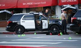 Per įkaitų dramą Los Andželo prekybos centre žuvo moteris