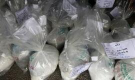 Argentinoje sudeginti 389 kilogramai kokaino, rasto Rusijos ambasadoje