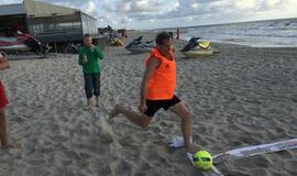 Politikai paplūdimio futbolo turnyre varžėsi be politikos