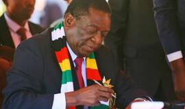 Zimbabvės prezidentas žada grąžinti šaliai nacionalinę valiutą