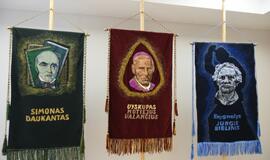 Atidaryta jubiliejinė Sofijos Kanaverskytės dekoratyvinių vėliavų paroda