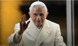 Popiežius gali atsistatydinti dėl sveikatos būklės