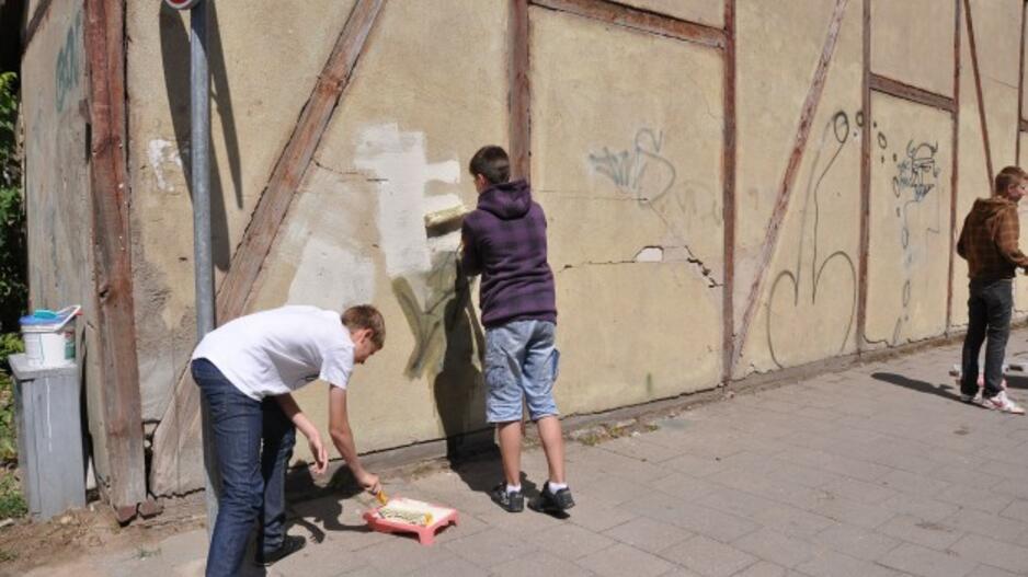 Grafitininkų menui - dvi sienos