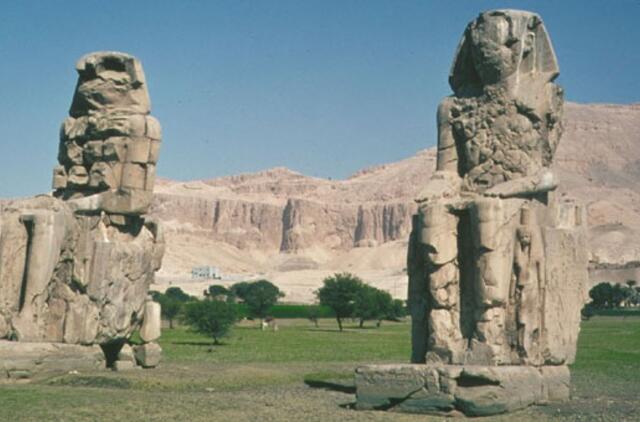 Egipte rasta 3 tūkst. metų senumo faraono Amenchotepo III statula