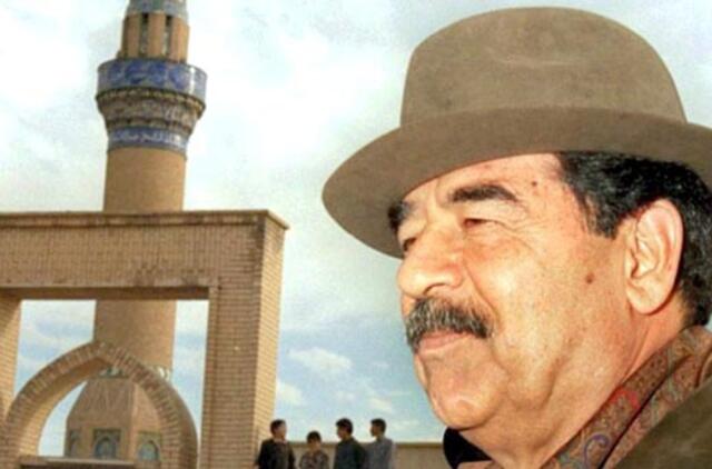 Sulaikytas britas, mėginęs parduoti bronzinį Saddamo Husseino užpakalį