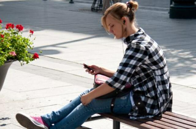 JAV paaugliai per dieną išsiunčia vidutiniškai po 60 SMS žinučių