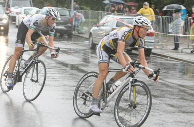 Aštuntąjį "Giro d'Italia" etapą laimėjo italas Domenikas Pocovivas