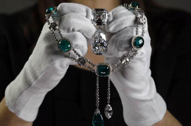 Londone eksponuojama 10 tūkst. karalienei priklausančių deimantų