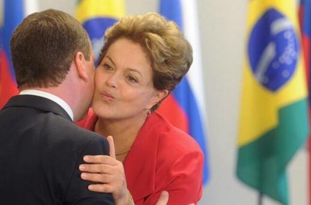 Brazilijos prezidentė per susitikimą su D. Medvedevu buvo be vieno batelio