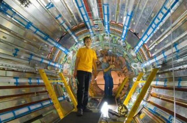 CERN hadronų greitintuvas uždaromas remontui