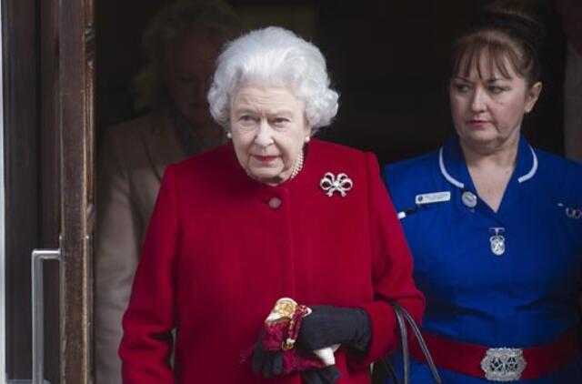 Didžiosios Britanijos karalienė išrašyta iš ligoninės